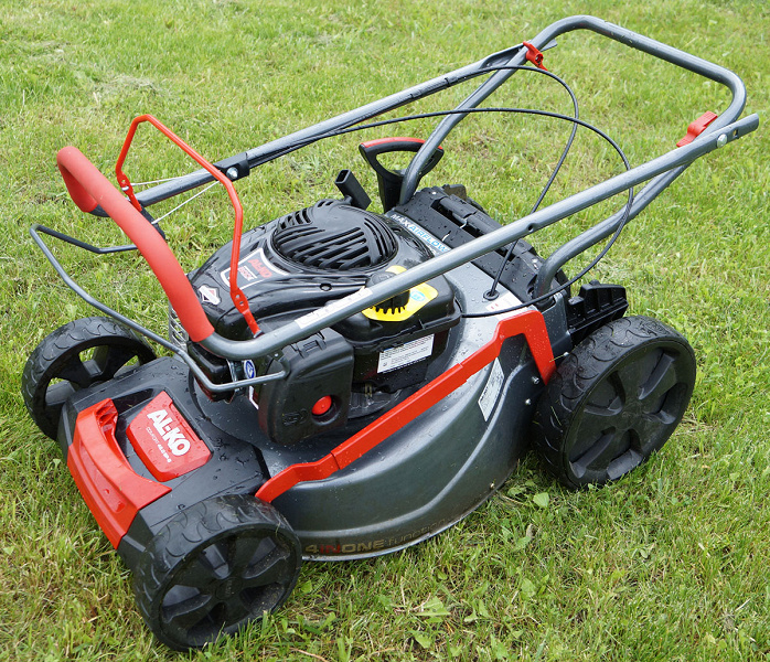 Обзор на бензиновую газонокосилку 119937, электрическую 112856, аккумуляторную 113714