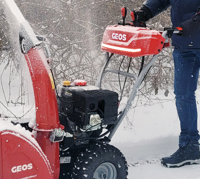 <b> Светодиодная оптика.</b> Яркая LED фара на 620Е. А на старших моделях 620В, 700Е и 760ТЕ установлено панорамное LED освещение в виде единой полосы Light Bar.