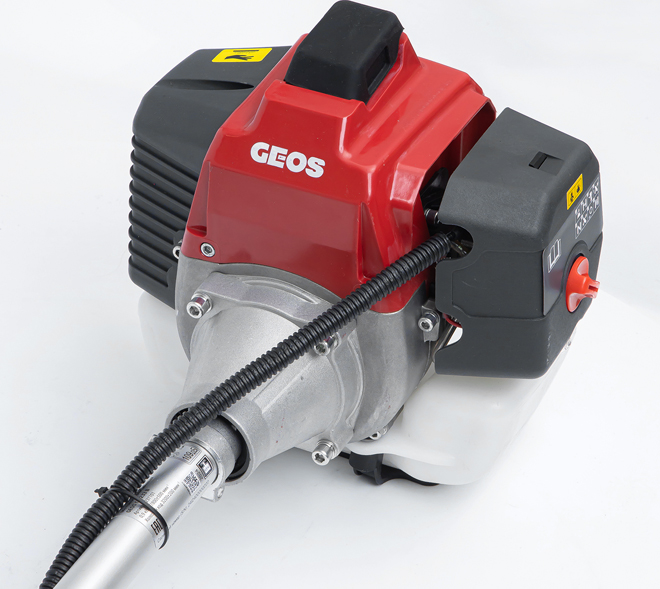 <b>Двигатель с 4-канальной системой впрыска топливной смеси</b>, позволяет увеличить мощность и крутящий момент благодаря продуманной геометрии каналов, создающим завихрения смеси в камере сгорания. Она в несколько раз улучшает смешиваемость для повышения производительности.