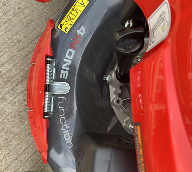 4in1 Function (Функции 4в1)
Функциональность на максимальном уровне:
Кошение; Сбор; Мульчирование; Боковой выброс