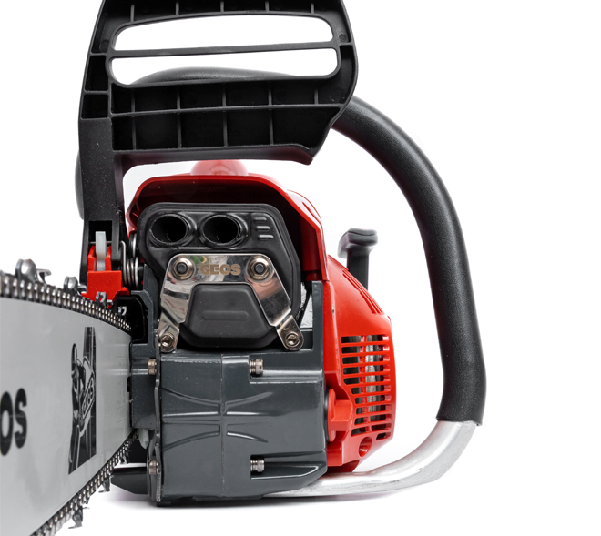 <b>Надежная конструкция</b>, корпус выполнен из алюминиевого сплава и окрашен порошковой краской. Полимерные детали мотопилы сделаны из, стойкого к динамическим нагрузкам, полиамида PA66.