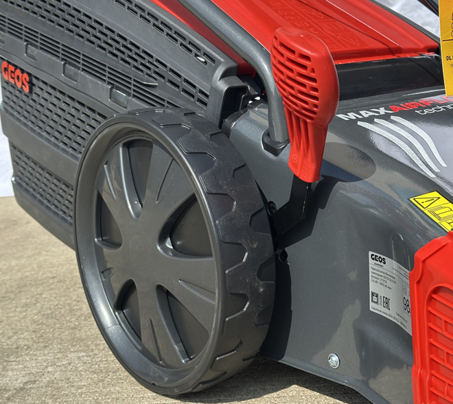 7 уровней среза: 30-70 мм. Централизованная удобная регулировка.